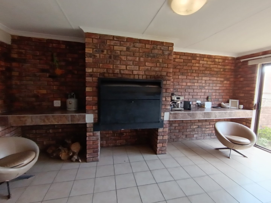 2 Bedroom Property for Sale in Humewood Eastern Cape